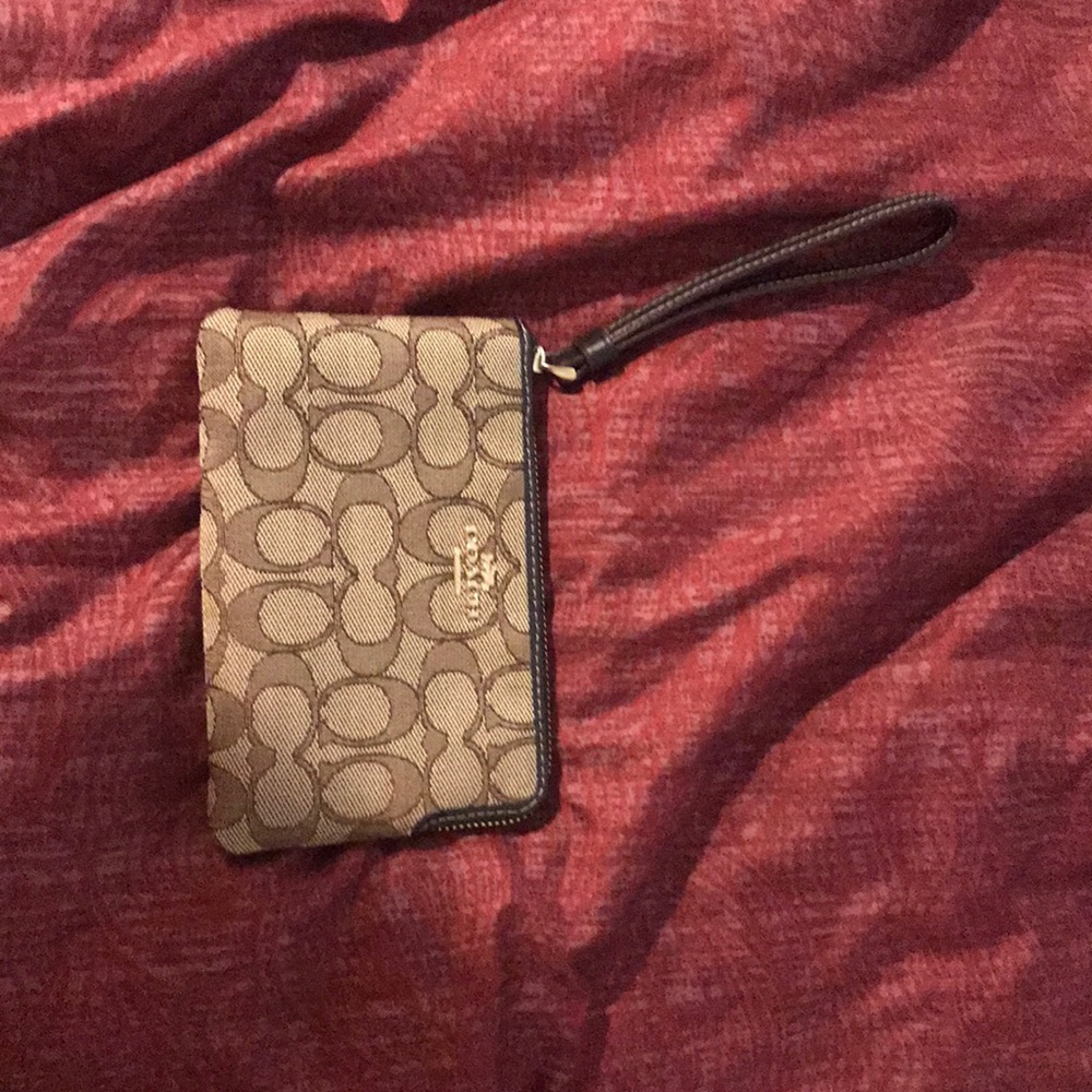 Coach wristlet - new , never used